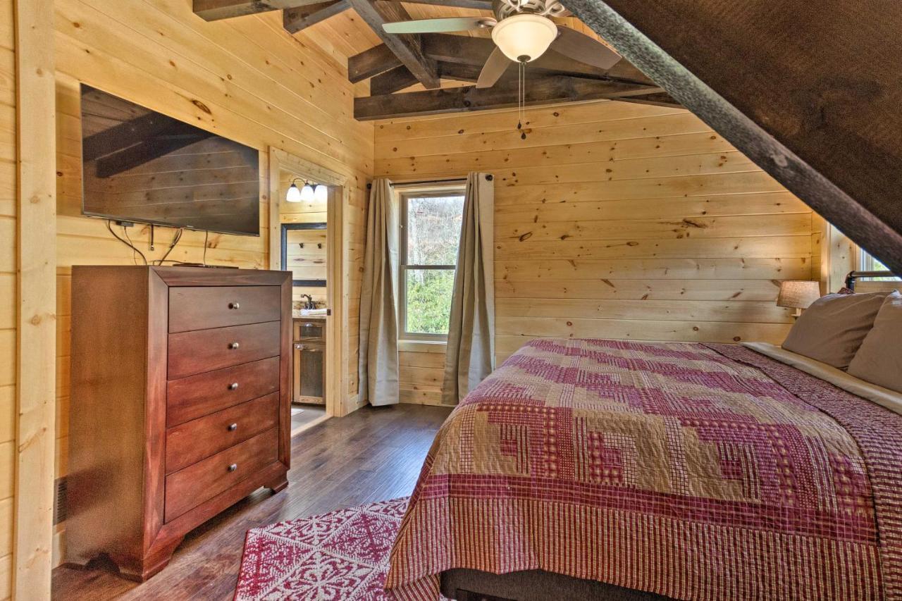 Hilltop Cabin On 5 Acres With Hot Tub And Waterfall! Bryson City Eksteriør billede