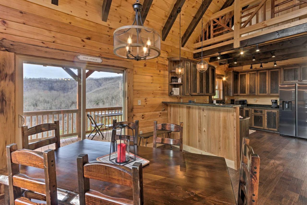 Hilltop Cabin On 5 Acres With Hot Tub And Waterfall! Bryson City Eksteriør billede
