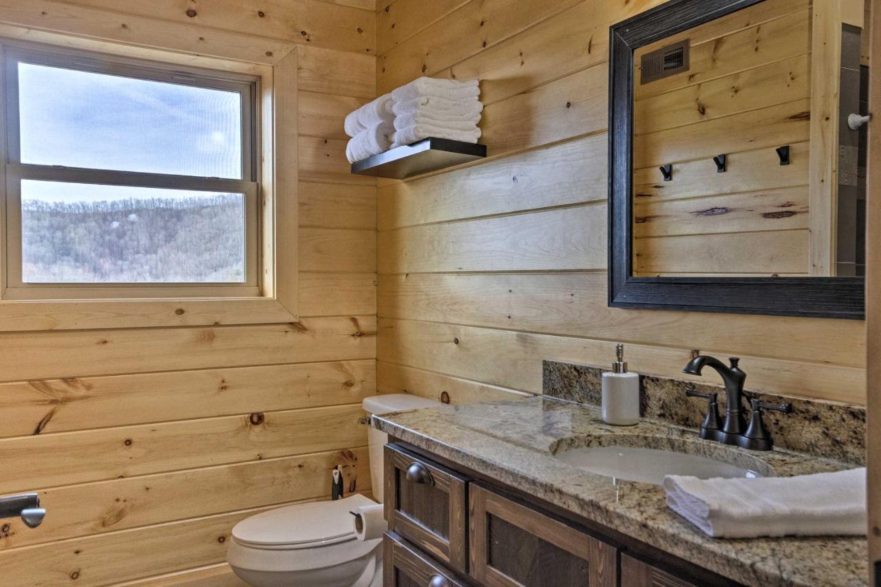 Hilltop Cabin On 5 Acres With Hot Tub And Waterfall! Bryson City Eksteriør billede