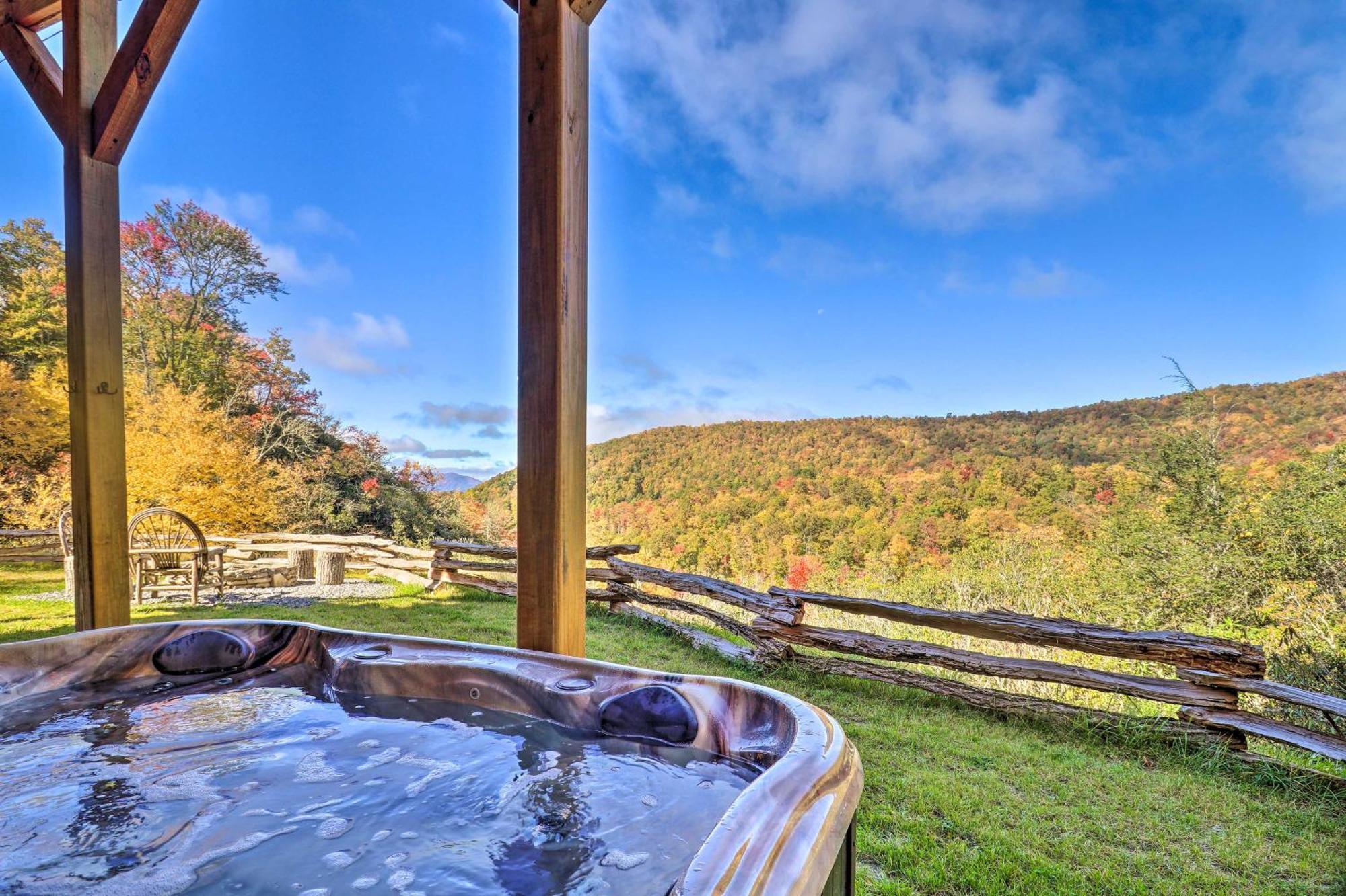 Hilltop Cabin On 5 Acres With Hot Tub And Waterfall! Bryson City Eksteriør billede